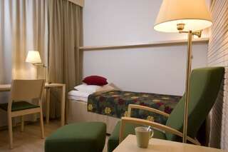Отель Tradition Hotel Kultahovi Инари Улучшенный двухместный номер с 2 отдельными кроватями и сауной-9