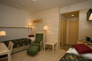 Отель Tradition Hotel Kultahovi Инари Улучшенный двухместный номер с 2 отдельными кроватями и сауной-13